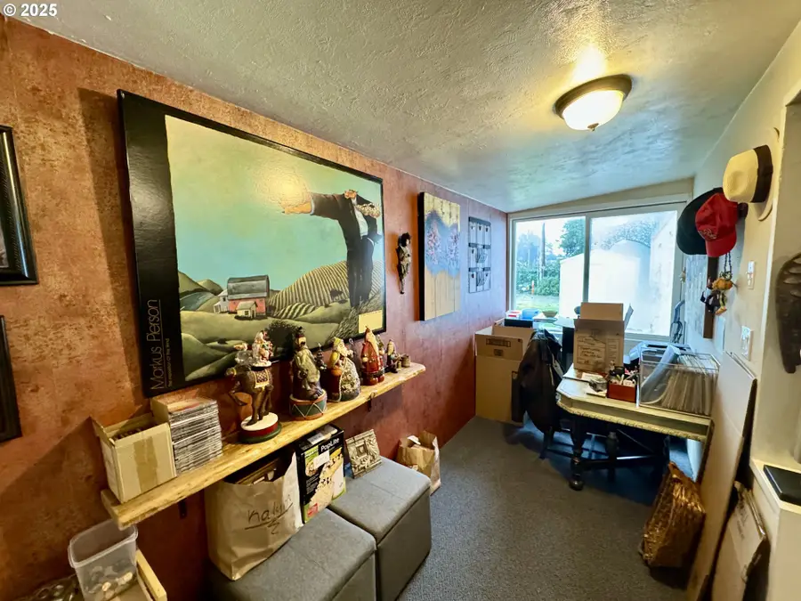 1699 27th St #5, Florence, OR 97439 - Image #3