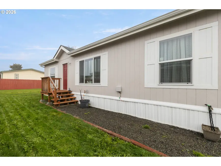 434 NW Broc Dr, Winston, OR 97496 - Image #2