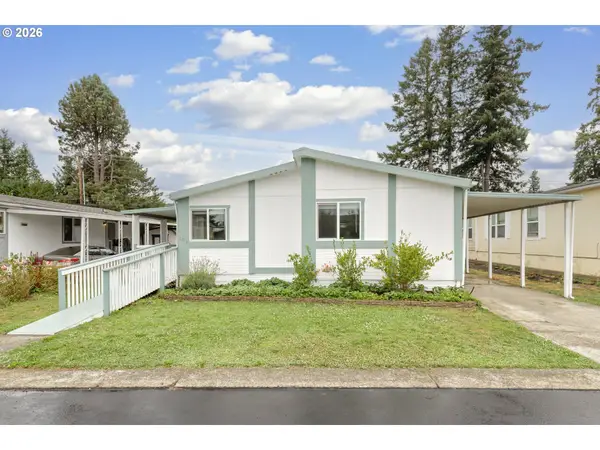 12450 SW Fischer Rd #103, Portland, OR 97224