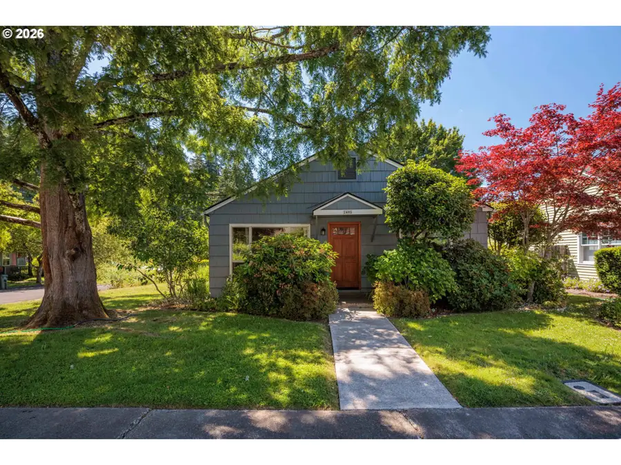2490 Emerald St, Eugene, OR 97403 - #2