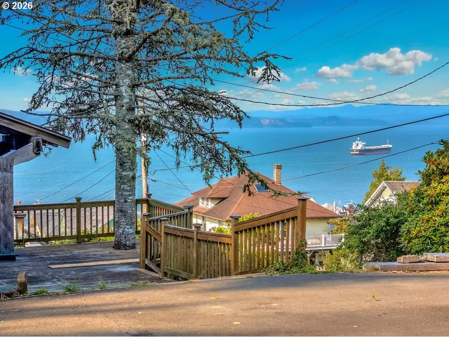 909 5th St, Astoria, OR 97103 - #2