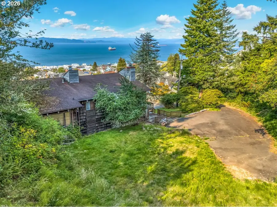 909 5th St, Astoria, OR 97103 - #3