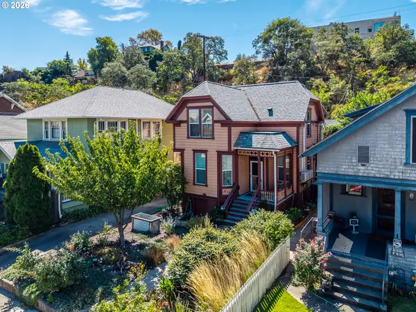 412 E 4th St, TheDalles, OR 97058