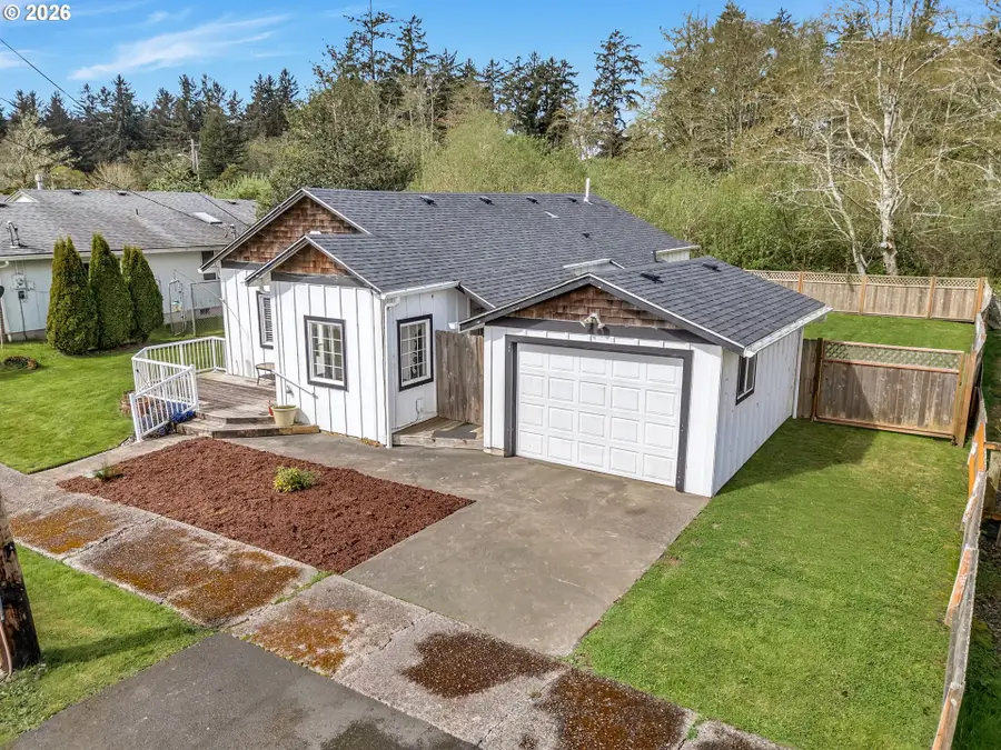 45 SW Birch Ct, Warrenton, OR 97146 - #2