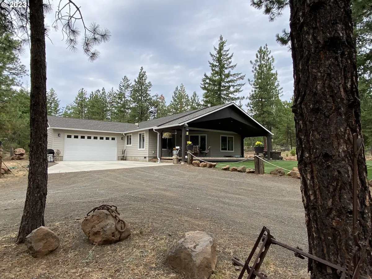 227 Locust Ln, Goldendale, WA 98620 - Image #1