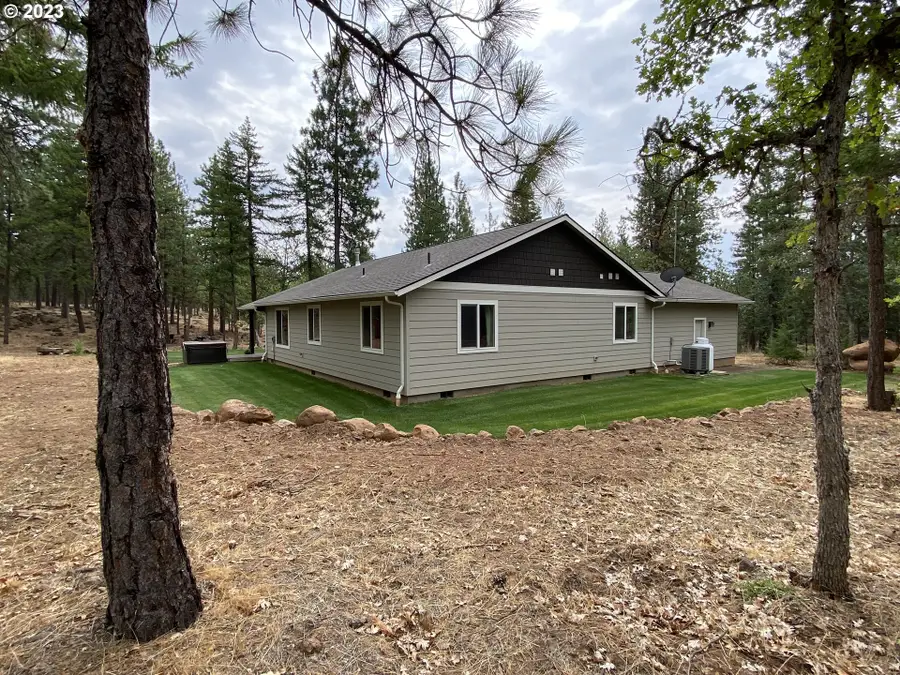 227 Locust Ln, Goldendale, WA 98620 - Image #3