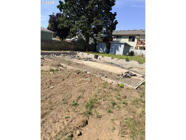 114 Getchell Ct, Amity, OR 97101