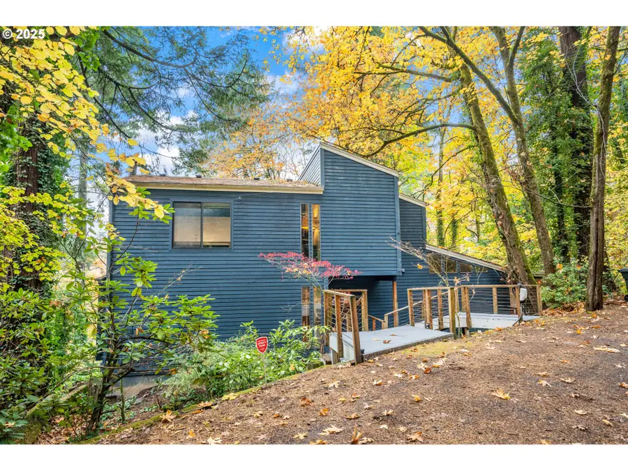 728 SW Cheltenham St, Portland, OR 97239 - Image #2