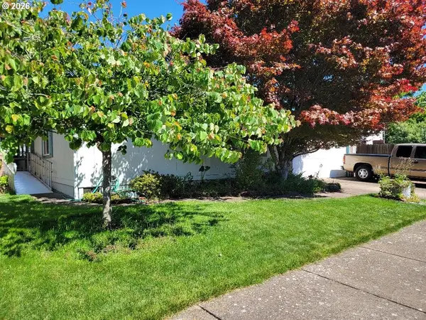 1301 Bramblewood Ln, Eugene, OR 97404