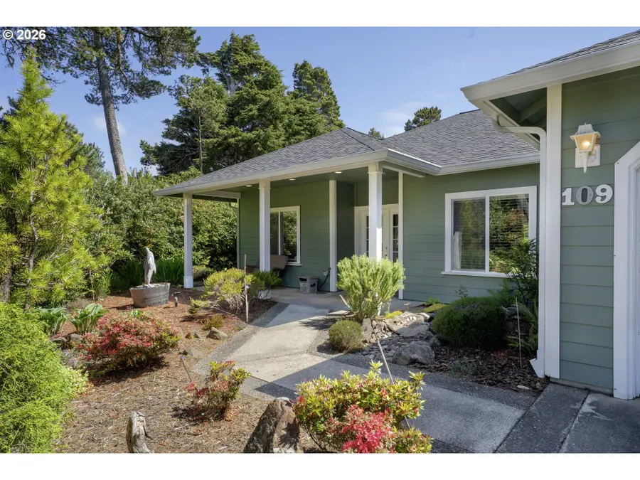 109 Ocean View Ct, Florence, OR 97439 - #2