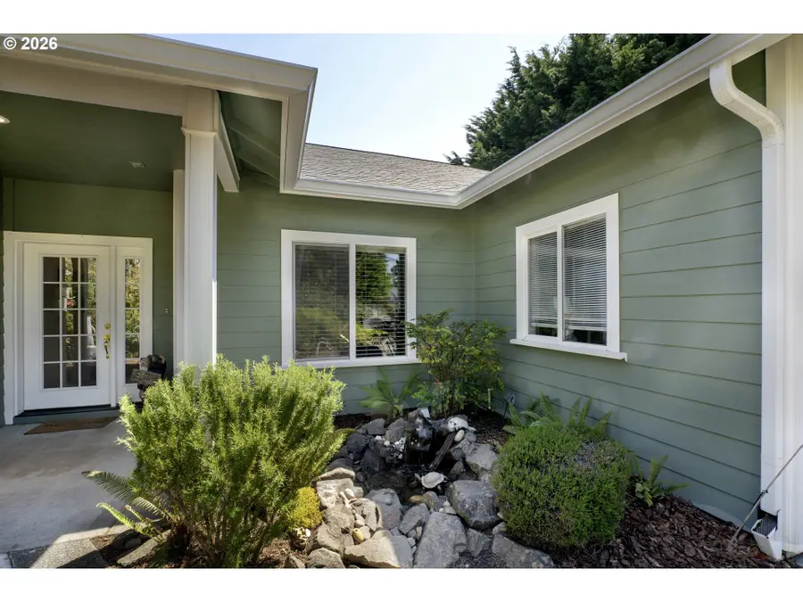 109 Ocean View Ct, Florence, OR 97439 - #3