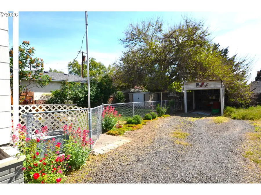 518 NW 9th St, Pendleton, OR 97801 - #3