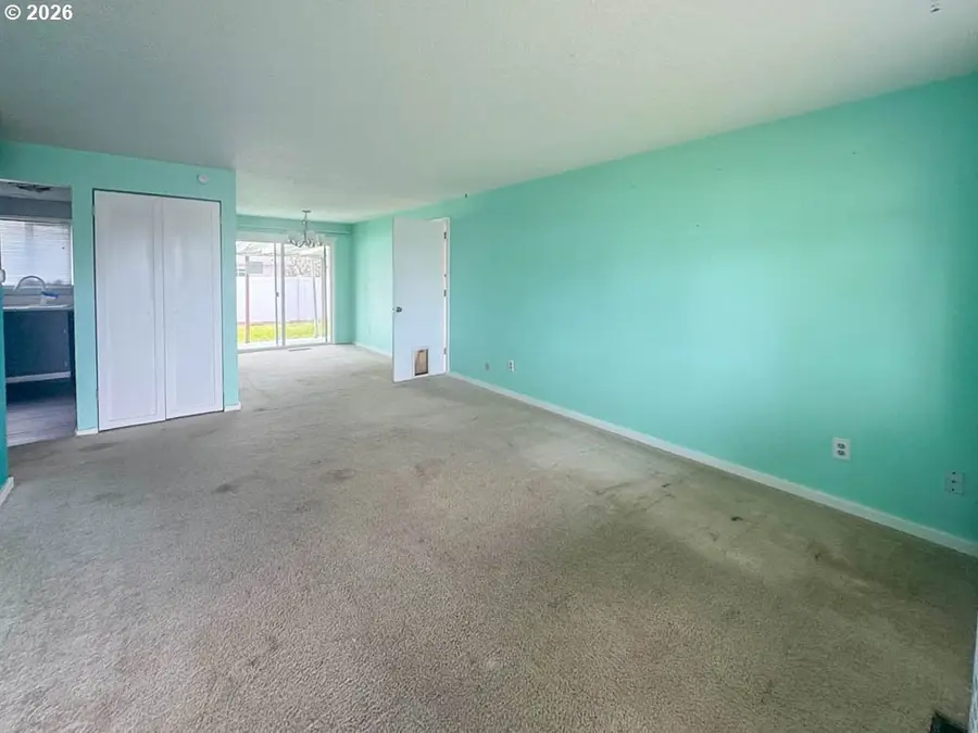 2080 Umpqua Rd, Woodburn, OR 97071 - #2