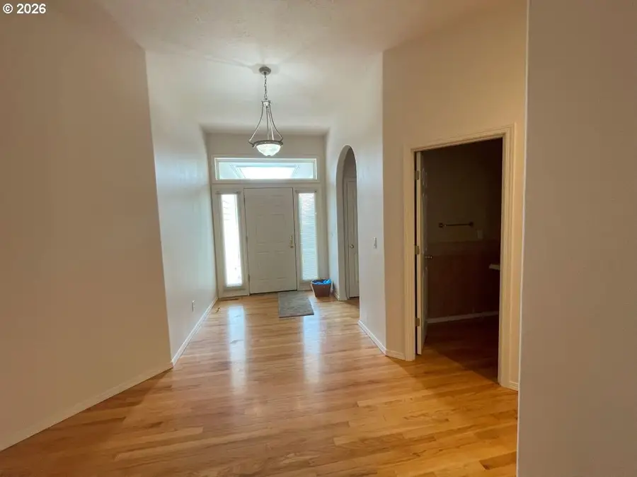 2067 Alex Ave Se, Salem, OR 97302 - #2