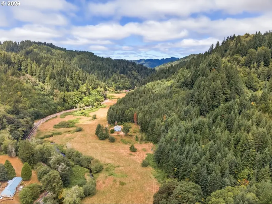 2178 Deans Creek Rd, Reedsport, OR 97467 - #2