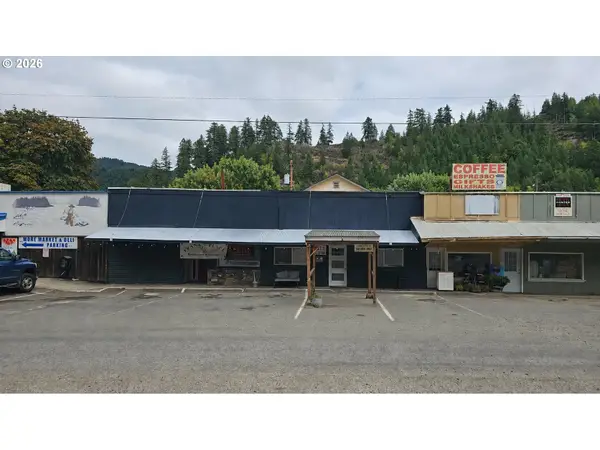 10786 Highway 126, Mapleton, OR 97453