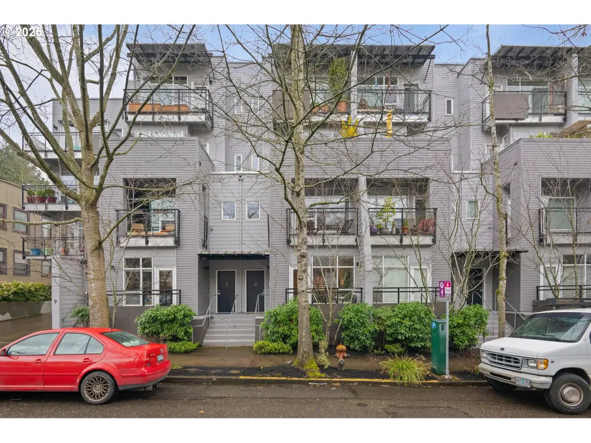 2327 NW Northrup St #12, Portland, OR 97210 - Image #1