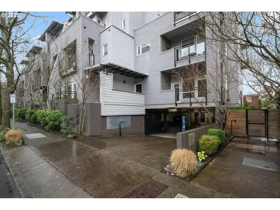 2327 NW Northrup St #12, Portland, OR 97210 - Image #2