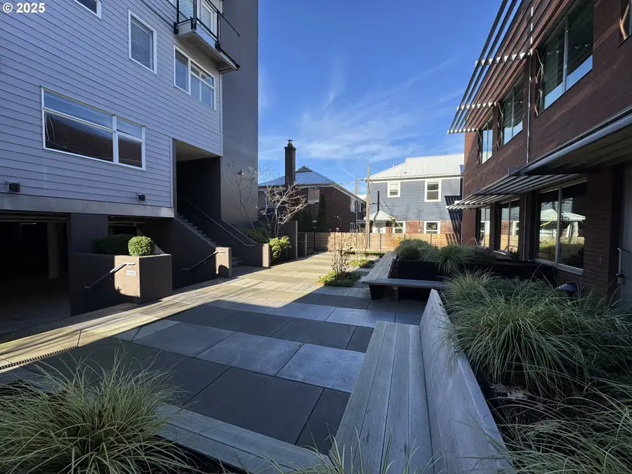 2327 NW Northrup St #12, Portland, OR 97210 - Image #3