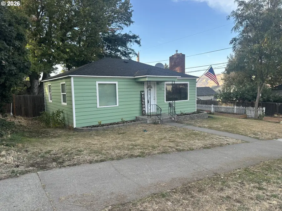 1311 Laughlin St, The Dalles, OR 97058 - #2