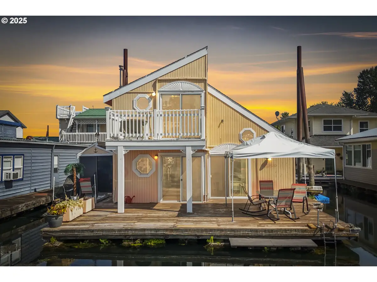 18989 NE Marine Dr #26, Gresham, OR 97230 - Image #1