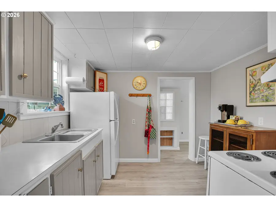 2729 SW Coast Ave, Lincoln City, OR 97367 - #2