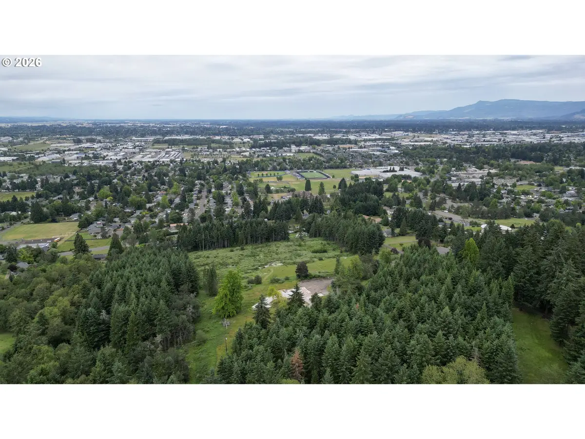 2400 S Louis Ln, Eugene, OR 97405 - #1