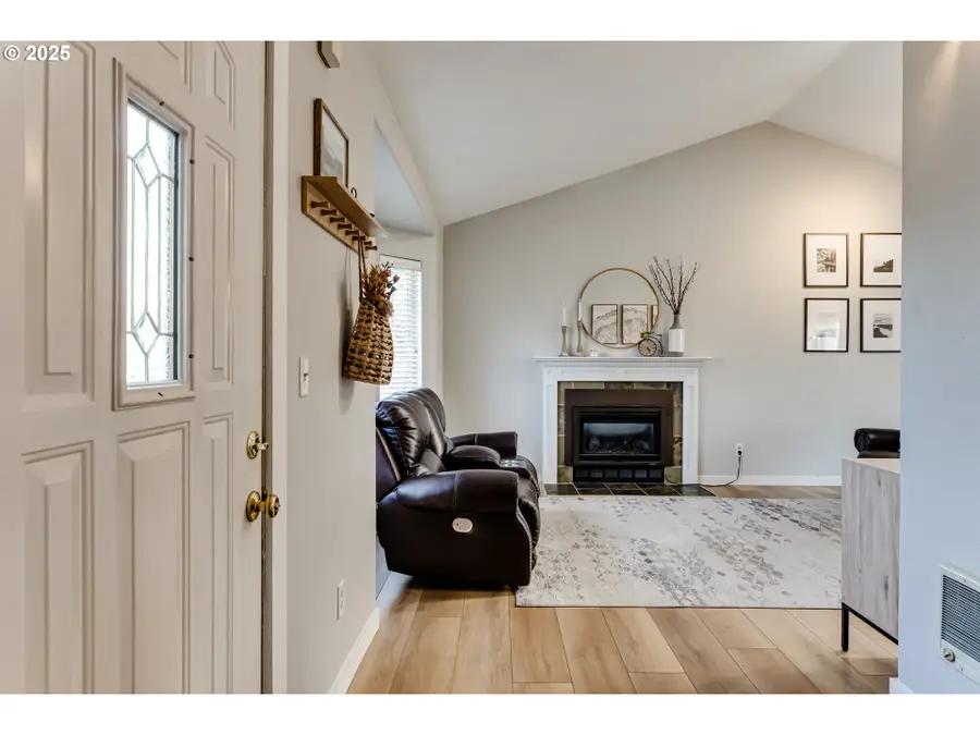 870 Monroe St, Harrisburg, OR 97446 - Image #3