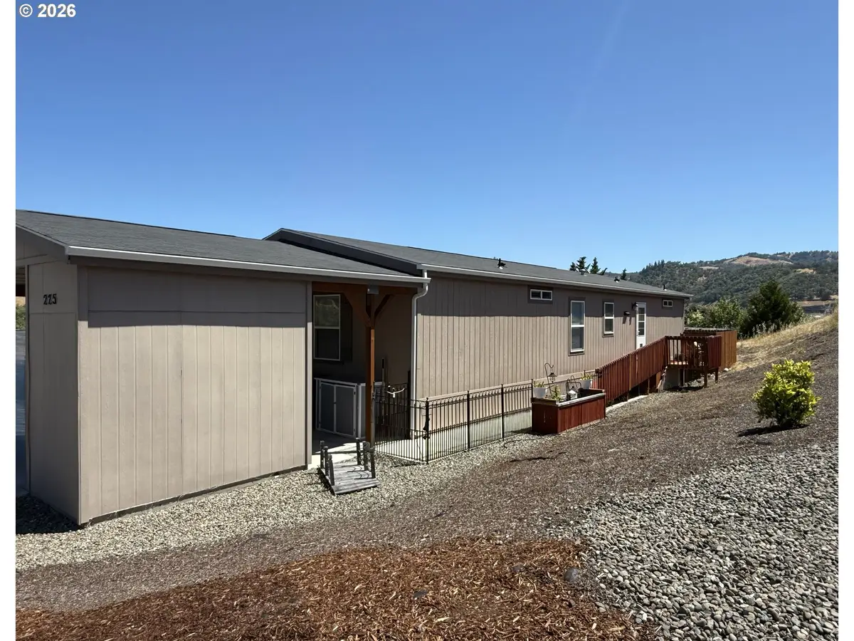 225 Nestucca Ln, Roseburg, OR 97471 - #1