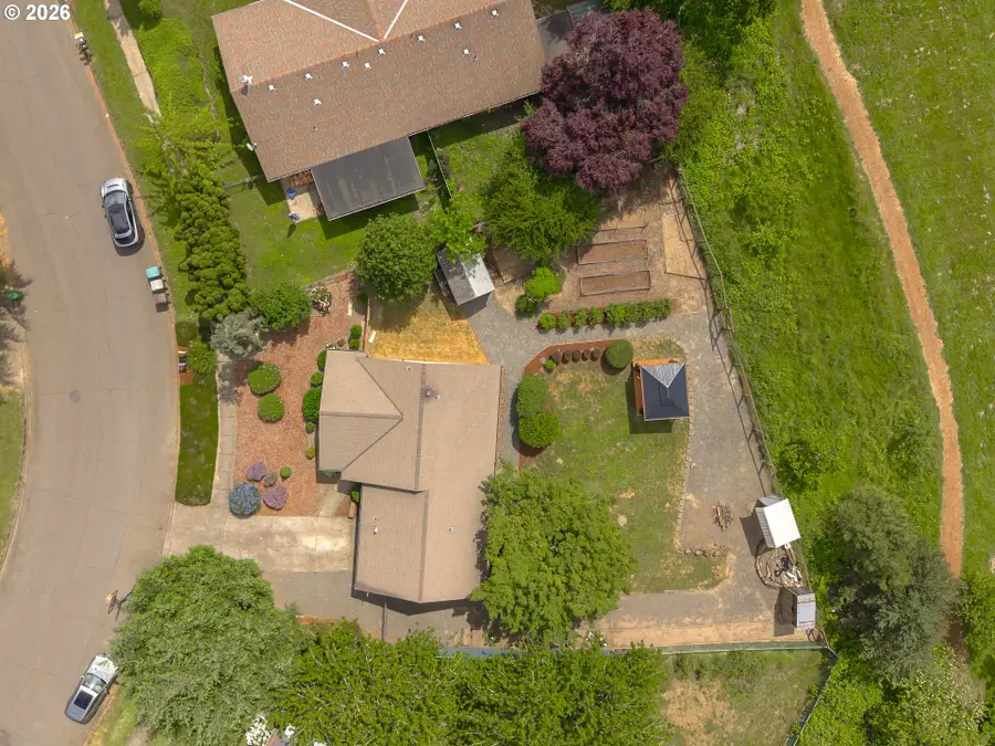 1002 W Charles St, Newberg, OR 97132 - #3
