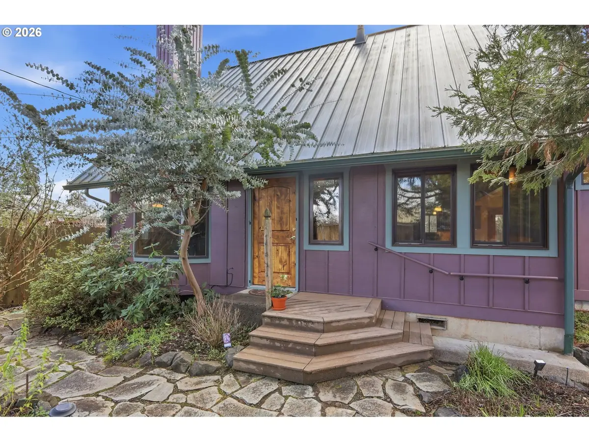 2096 1/2 Arthur St, Eugene, OR 97405 - #1