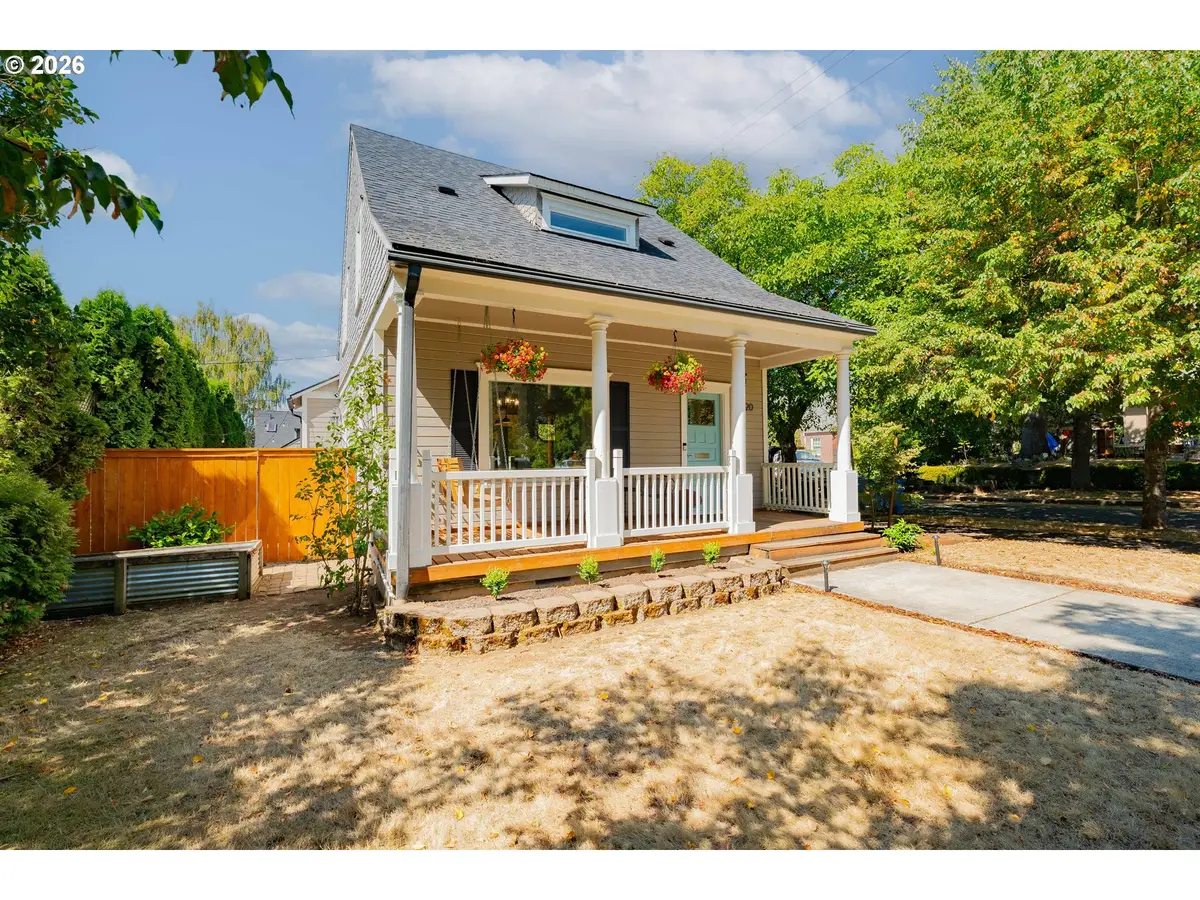 2420 D St, Vancouver, WA 98663 - #1
