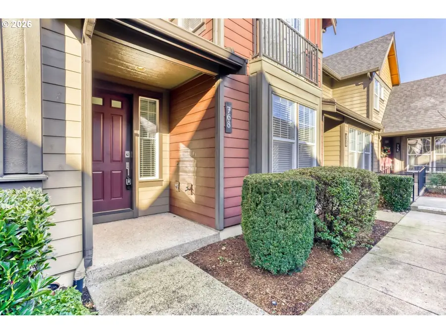 768 NE 70th Ave, Hillsboro, OR 97124 - Image #2