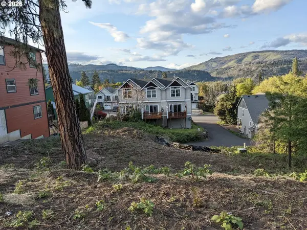 1534 Lincoln St, HoodRiver, OR 97031