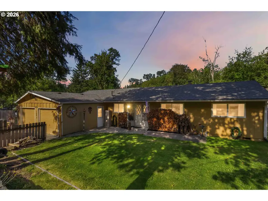 109 Alpha Dr, Longview, WA 98632 - #2