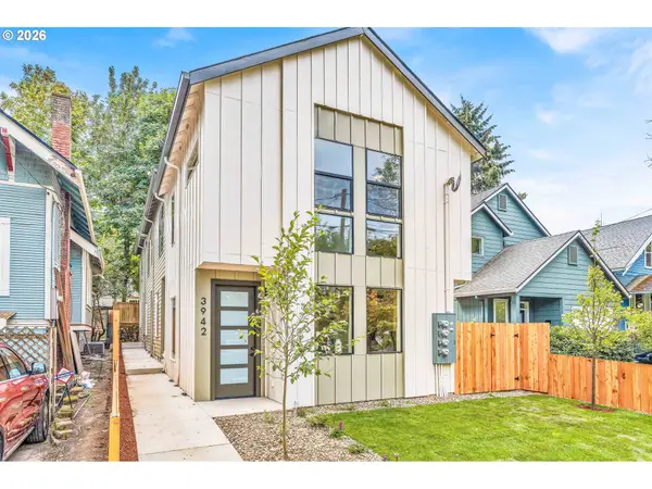 3944 SE Ivon St, Portland, OR 97202