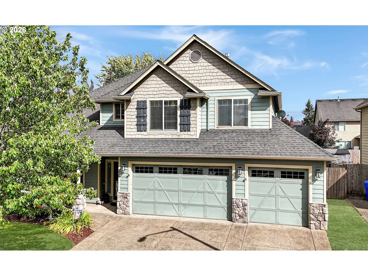 229 Finneys Ave, Molalla, OR 97038 - #1