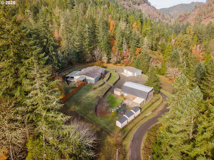712 Sibold Canyon Rd, Tenmile, OR 97481 - Image #2