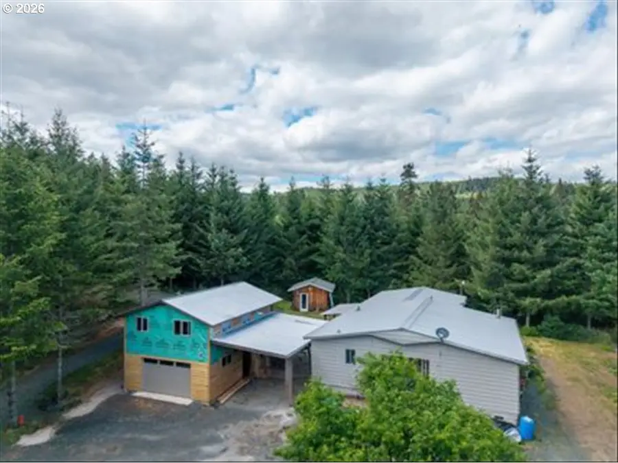 31052 Kenady Ln, Cottage Grove, OR 97424 - #2