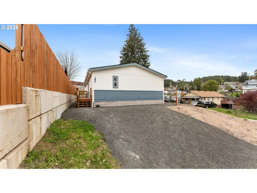 380 E 6th St, Coquille, OR 97423 - #2