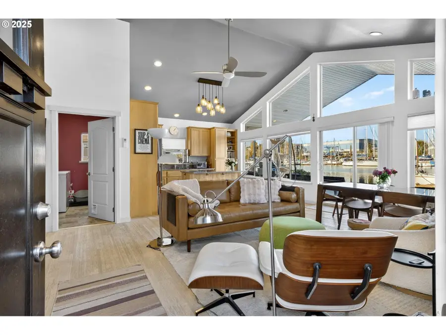 173 NE Bridgeton Rd #14, Portland, OR 97211 - Image #2