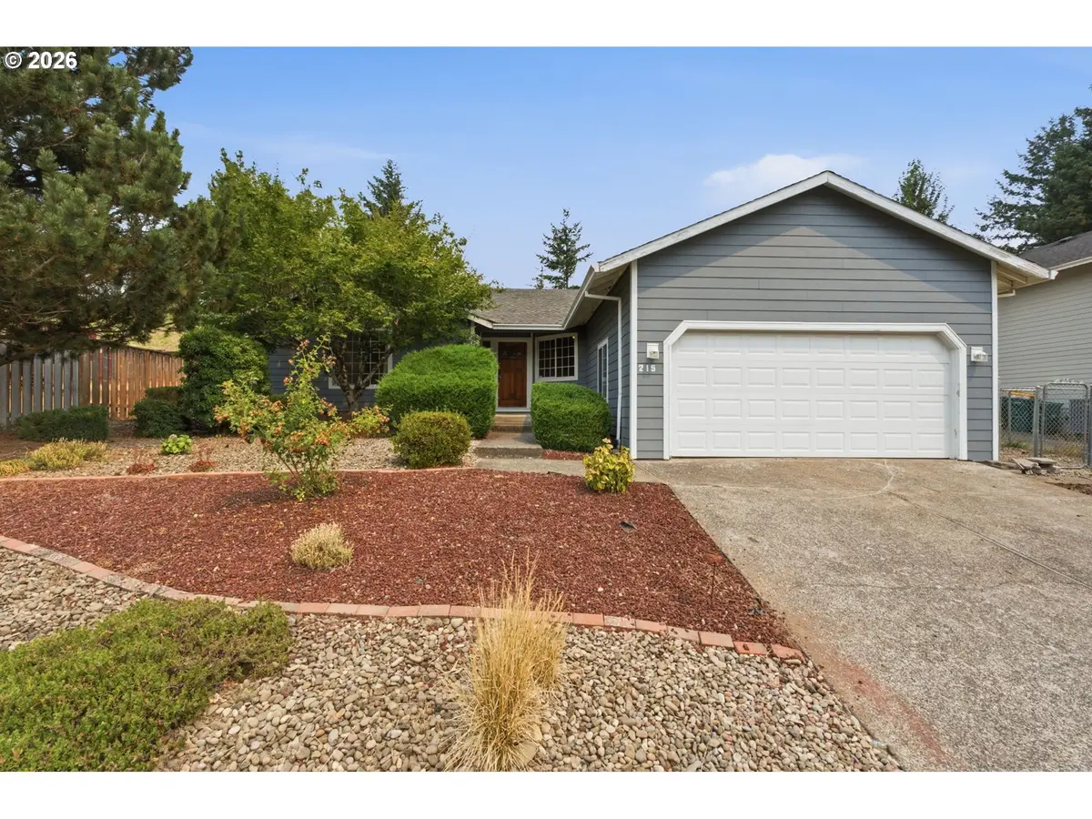 215 SW 22nd St, Troutdale, OR 97060 - #1