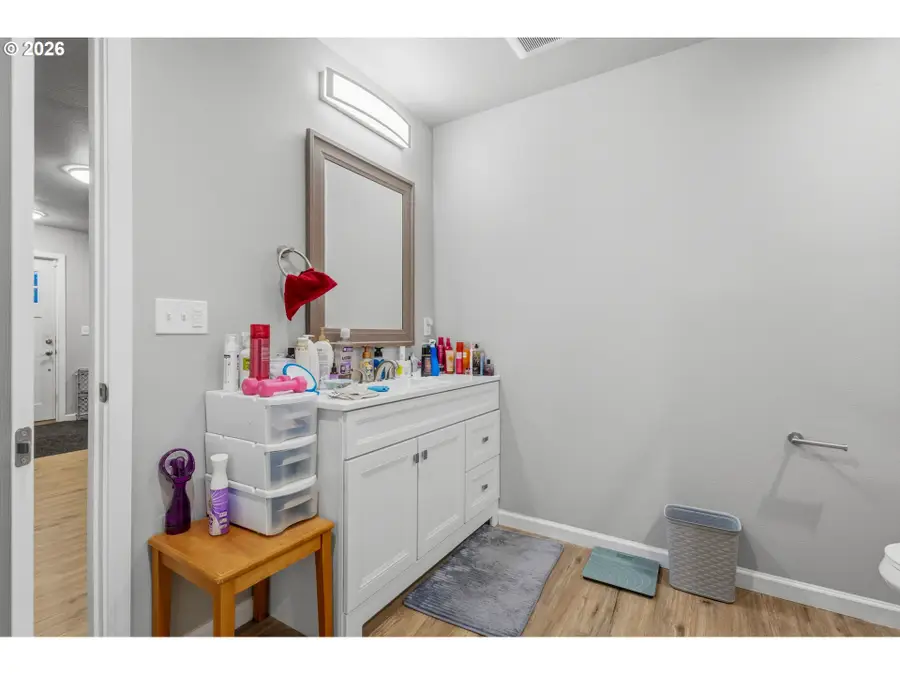 1907 Willow St, Sweet Home, OR 97386 - #2