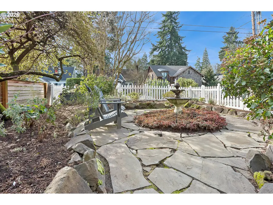 135 Middlecrest Rd, Lake Oswego, OR 97034 - #3