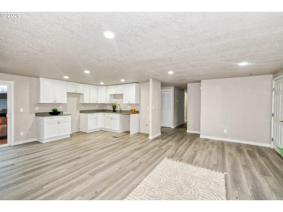 627 NW 6th Ct, McMinnville, OR 97128 - #2