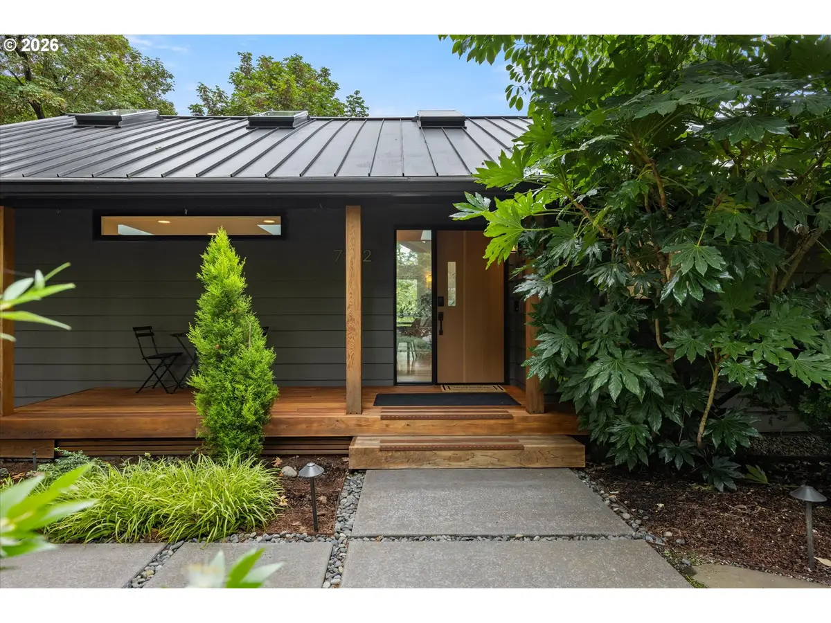 752 Lake Forest Dr, Lake Oswego, OR 97034 - #1