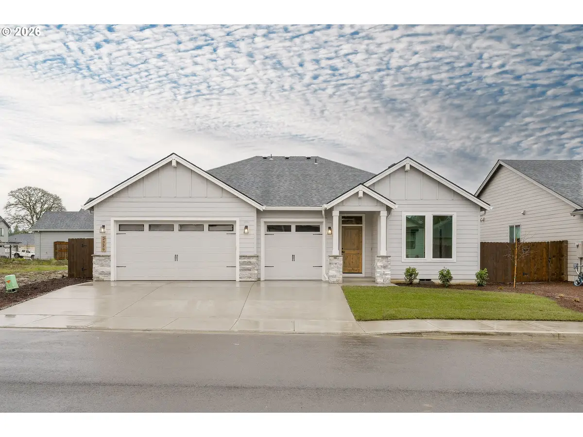 2329 E Wolfpack St, La Center, WA 98629 - #1