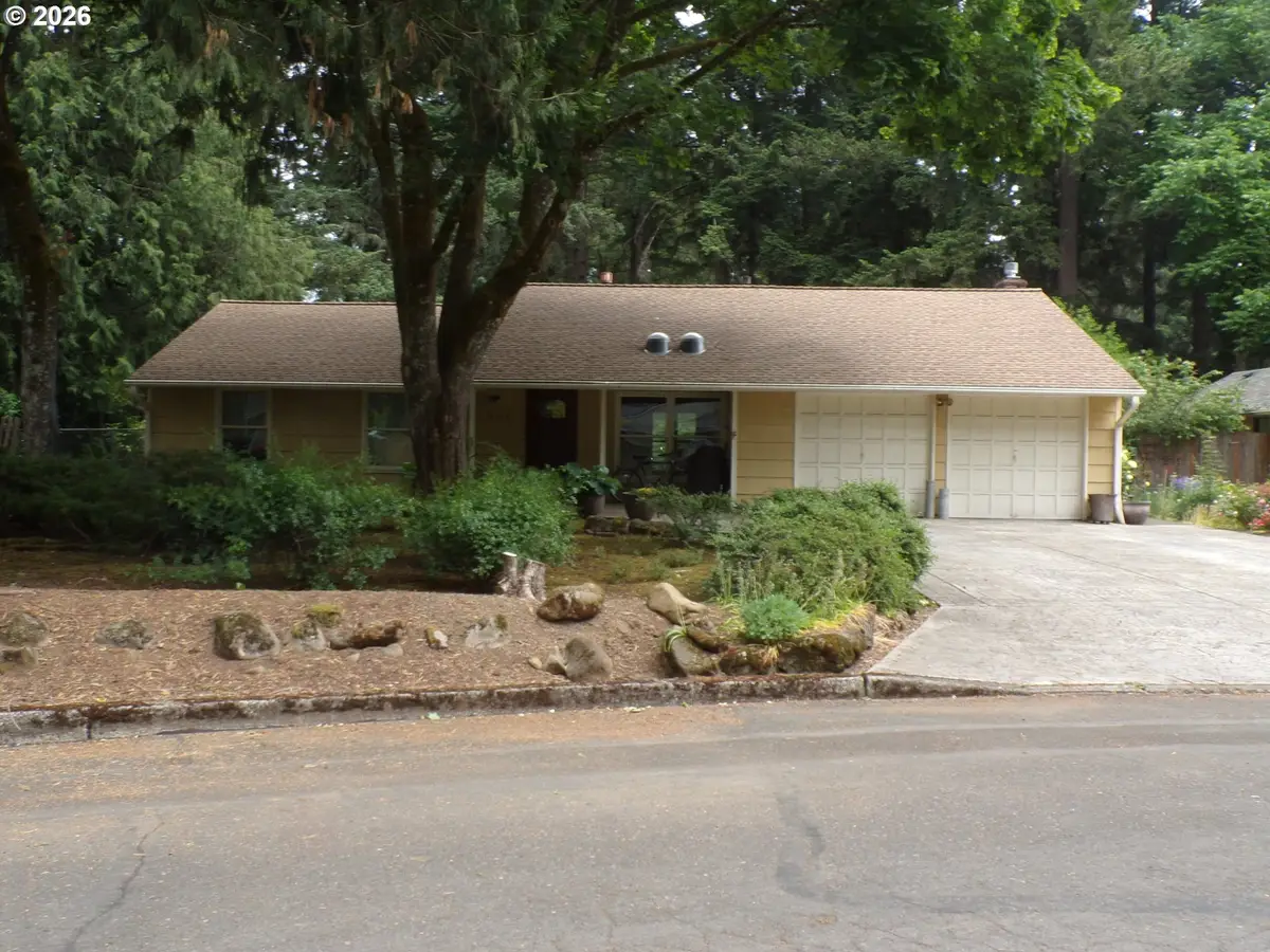 18536 Longfellow Ave, Lake Oswego, OR 97035 - #1