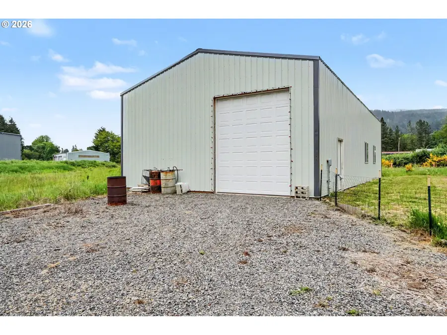 178 19th St, Lyons, OR 97358 - #3