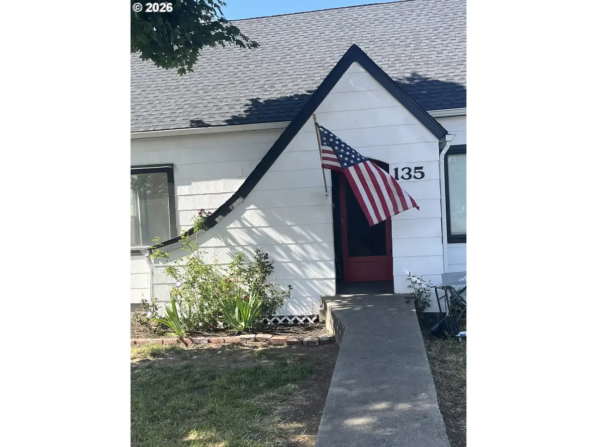135 E Broadway St, Goldendale, WA 98620 - #1